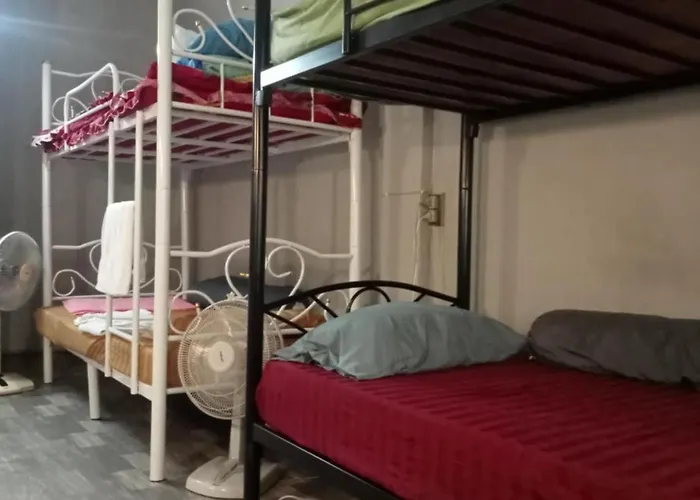 Bang Lumphu House&bistro Homestay *